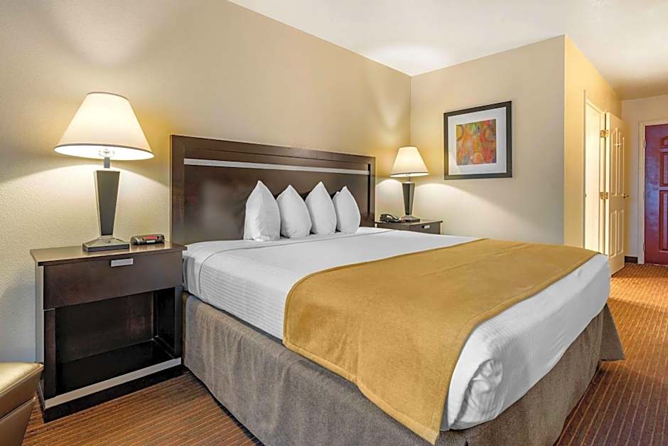 Best Western Luxury Inn