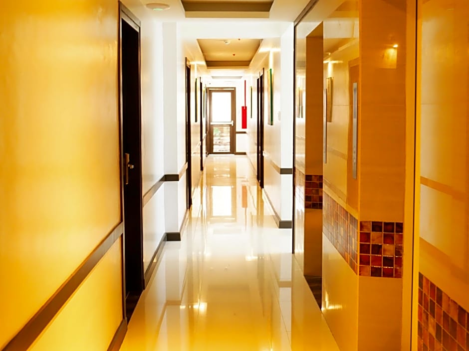 Green Banana Business Hotel