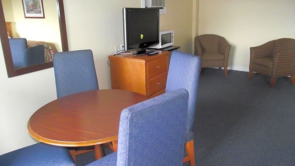 Empress Inn and Suites by the Falls