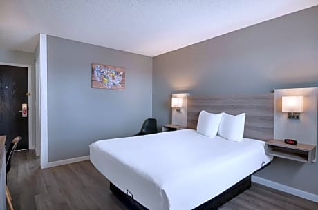 1 Queen Bed Accessible Room Non-Smoking