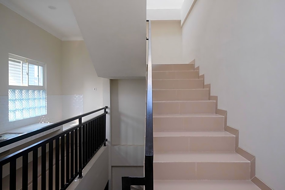 RedDoorz near Kawasan Bandara Ahmad Yani Semarang 2