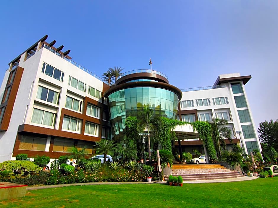 Hotel Dayal Paradise