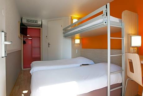 Standard Plus Room - 3 Single Beds