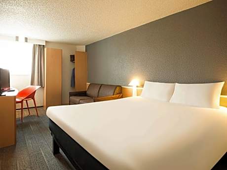 ibis Orly Chevilly Tram 7