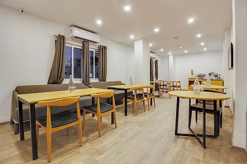 Super Townhouse 359 Begumpet Near Hyderabad Central