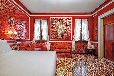 Junior Suite with Canal View