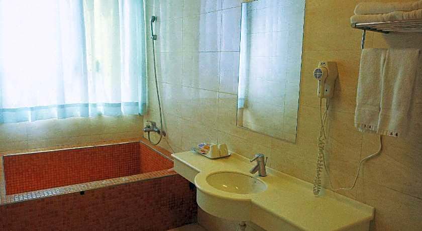 YC Cyuan Hot-Spring Hotel