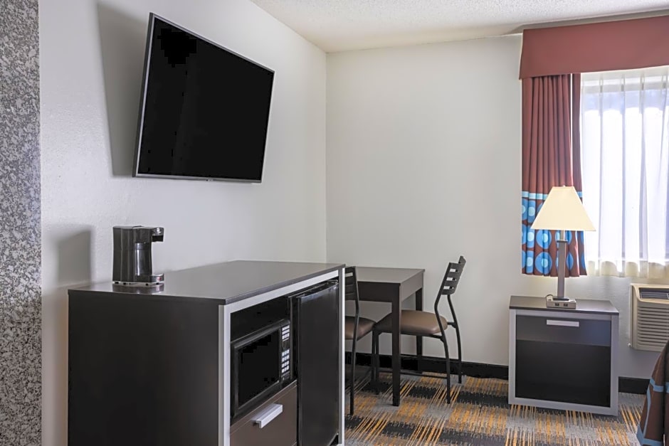 Super 8 by Wyndham Villa Rica