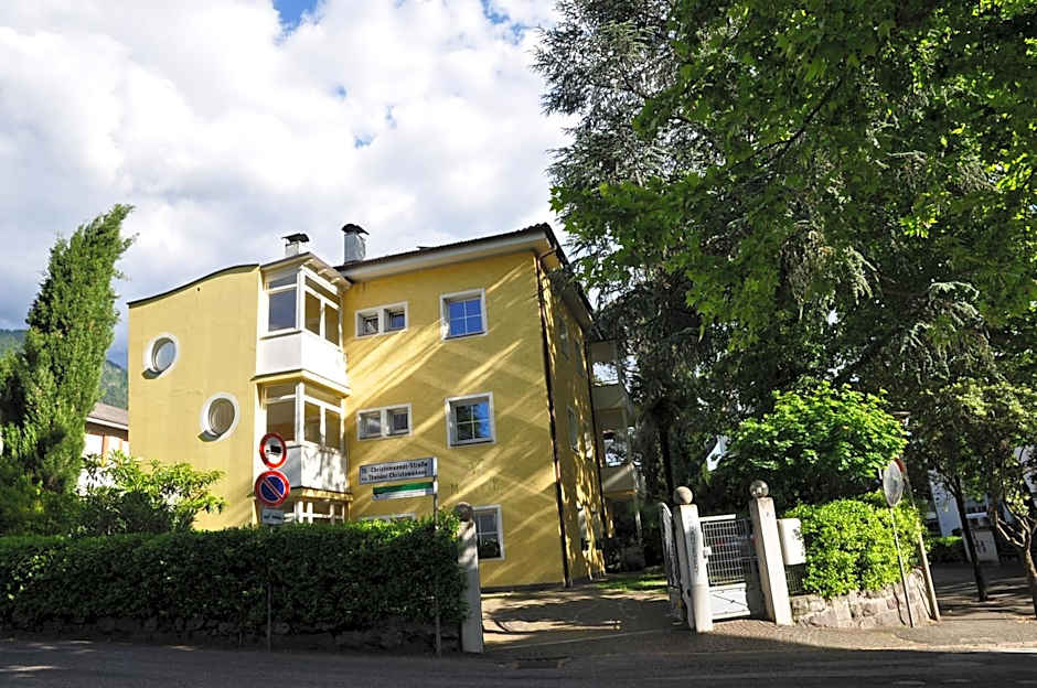 Apartments Villa Majense