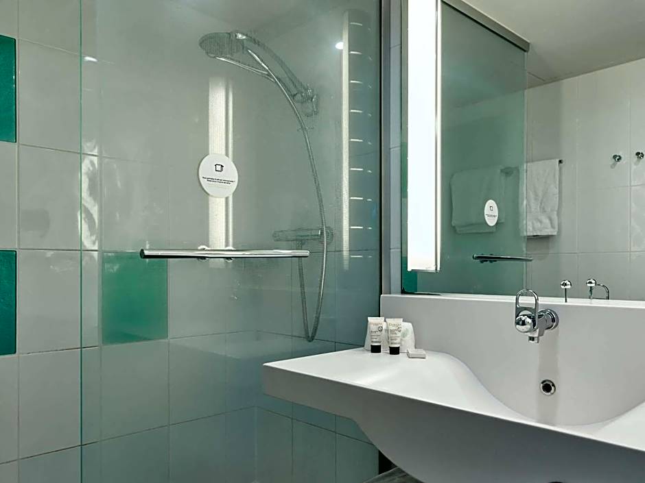 B&B HOTEL Cergy Port 4 étoiles