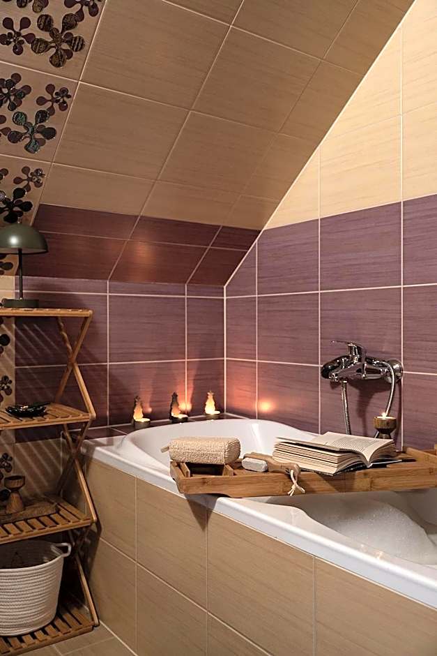 Willa Podhalanka Jacuzzi & sauna - drewniany dom dla 20 osób