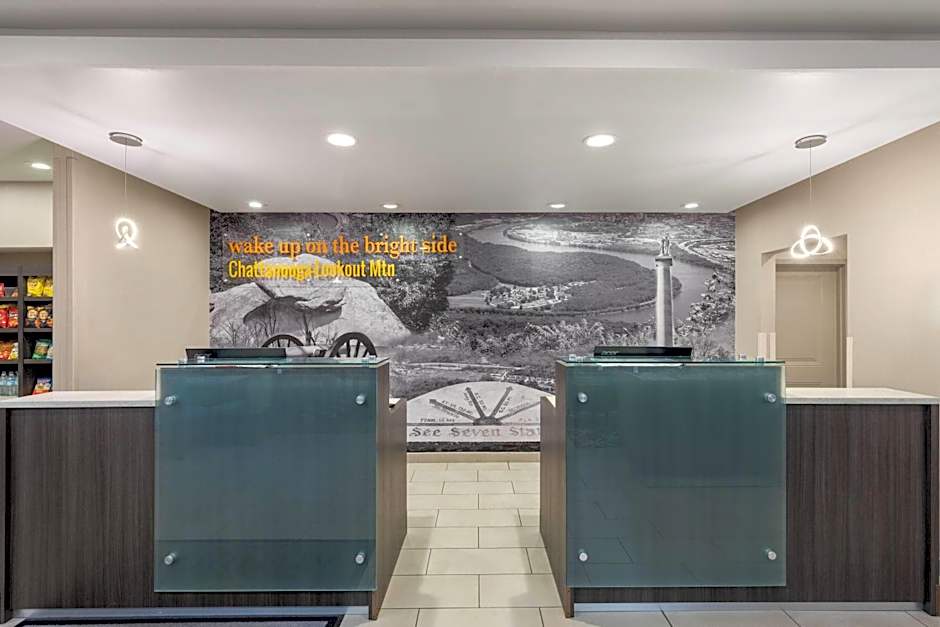 La Quinta Inn & Suites by Wyndham Chattanooga - Lookout Mtn