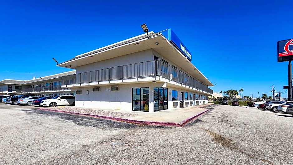 Studio 6 Galveston TX