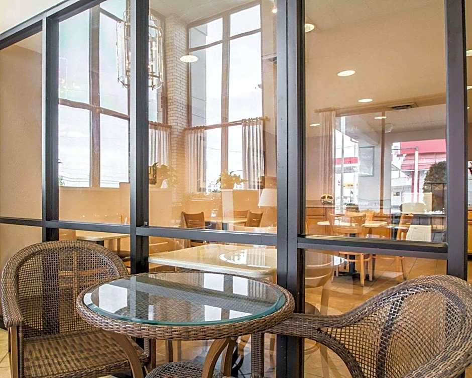 Econo Lodge Springfield I-44