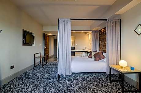 Standard Suite Queen