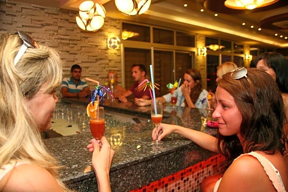 Alanya Beach Hotel