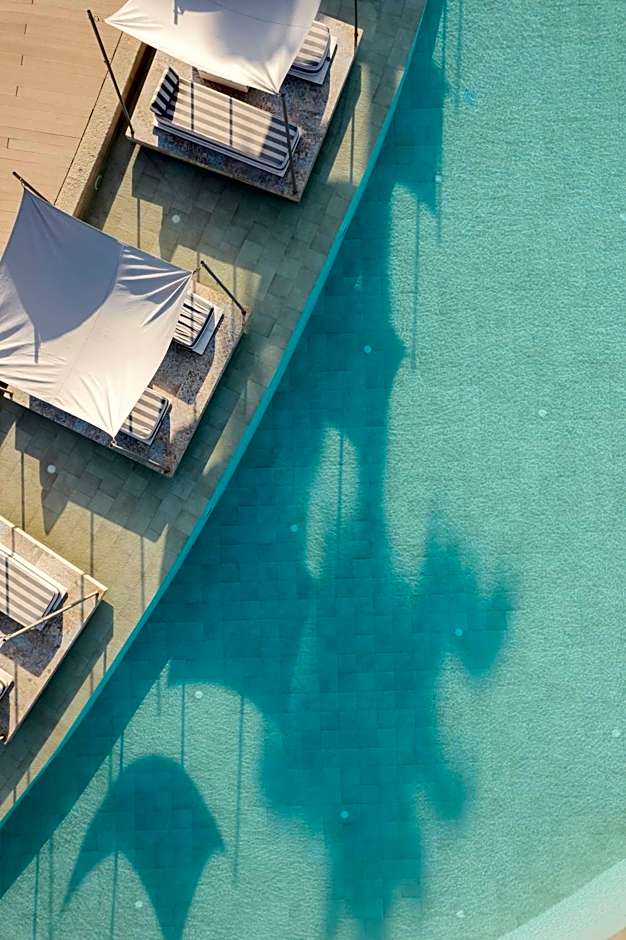 Blue Carpet Luxury Suites