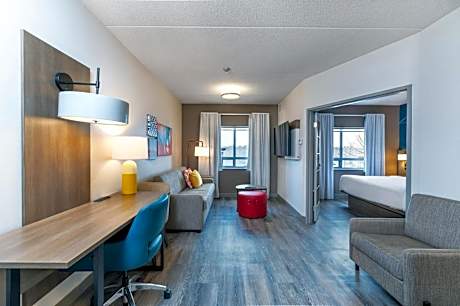 Comfort Suites