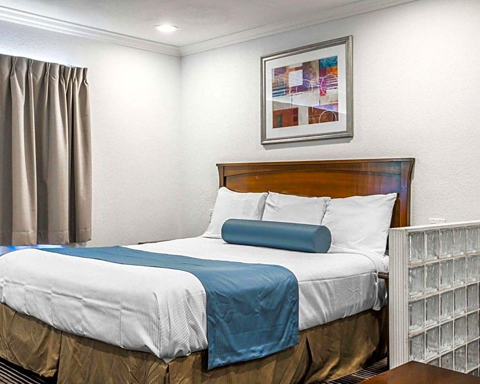 Rodeway Inn & Suites Pacific Coast Highway