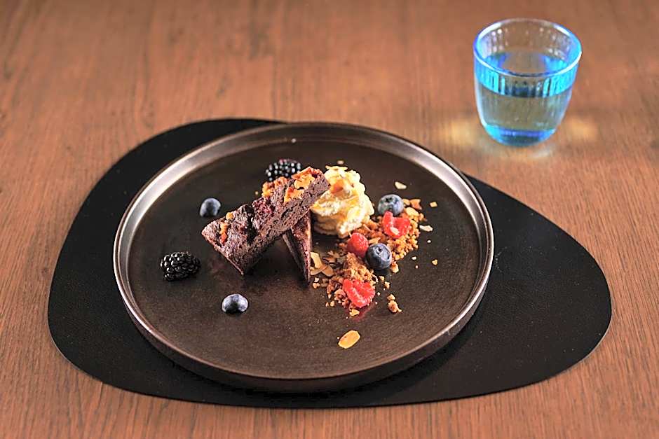 Berggasthaus Eggberge - Boutique Mountain Hotel - Access via Cablecar