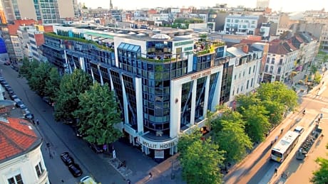 Hyllit Hotel