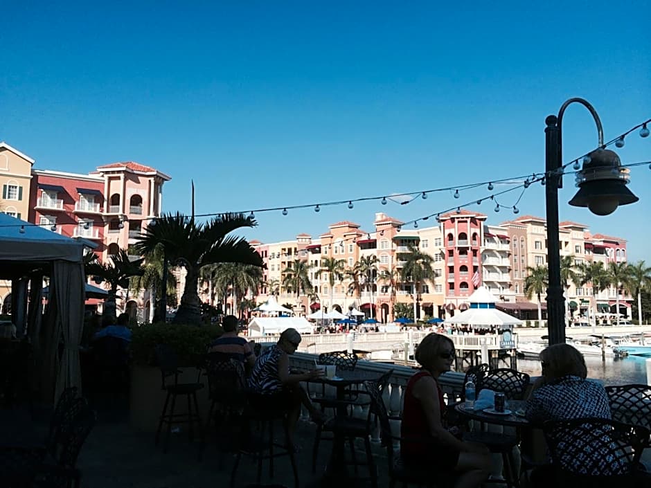 Glades Motel - Naples