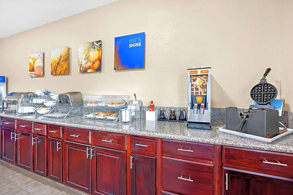 Comfort Inn & Suites Pueblo