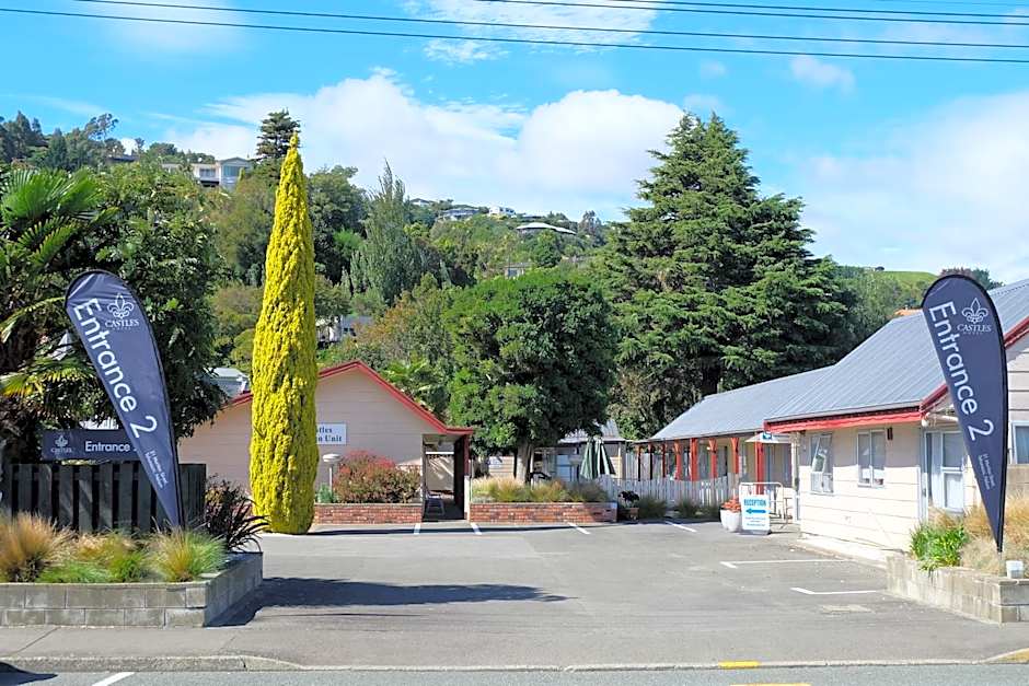 Castles Motel & Driftwood Motel