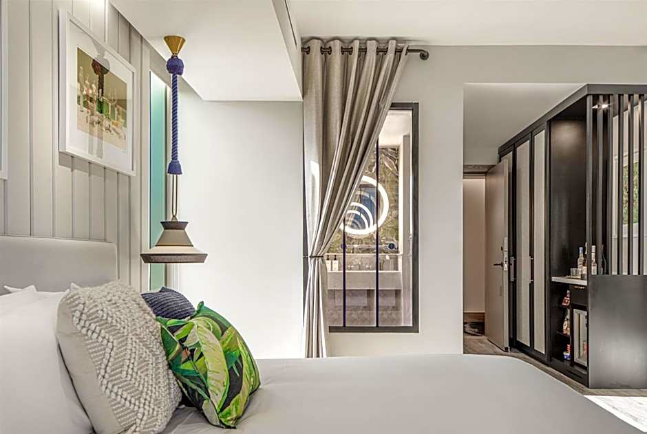 The Ray Hotel Delray Beach, Curio Collection by Hilton
