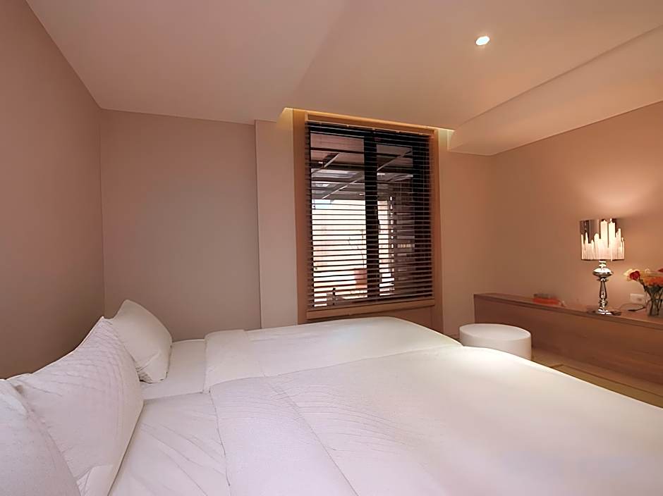 CHECK inn Express Taipei Station