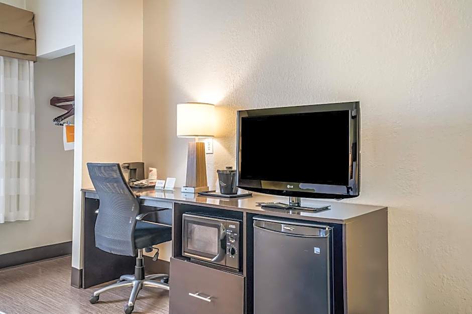 Sleep Inn & Suites Jacksonville near Camp Lejeune