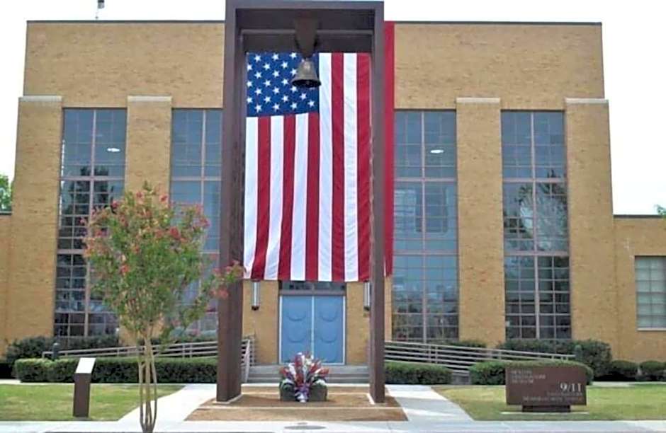 Holiday Inn Express Hotel & Suites Denton By IHG