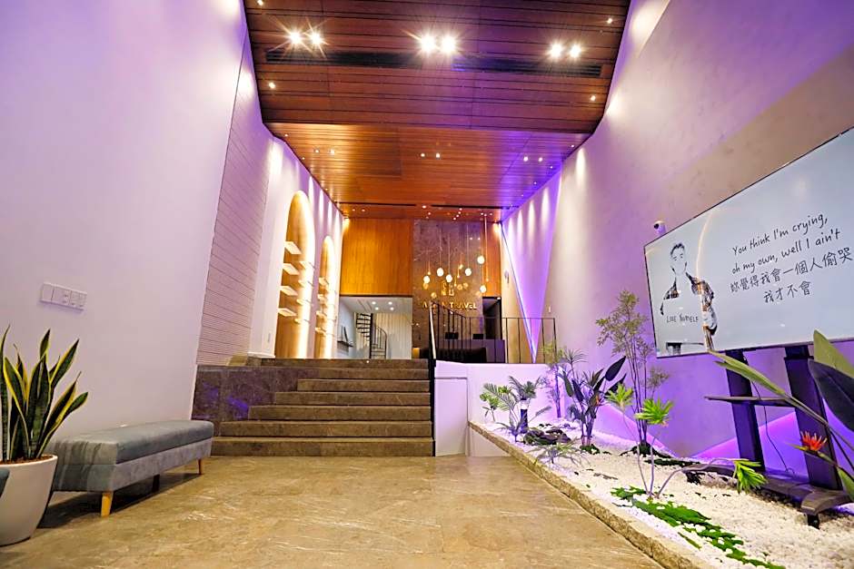 SAIGON TRAVEL LOUNGE