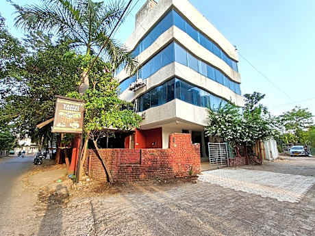 The Sky Imperial Hotel Yahvi