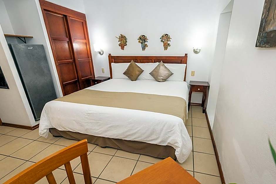 Las Mariposas Hotel & Studios