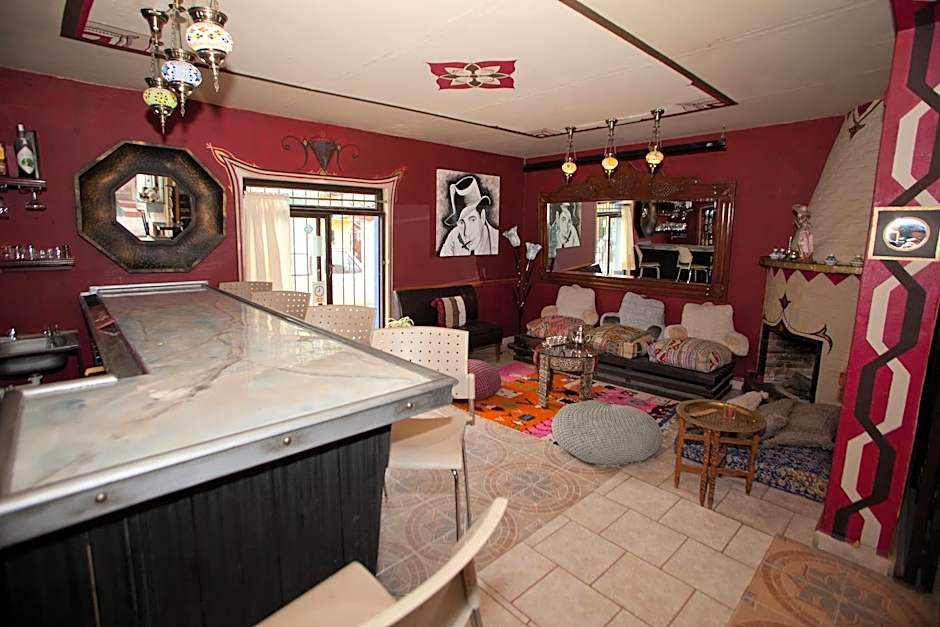 Hotel Casa Blanca