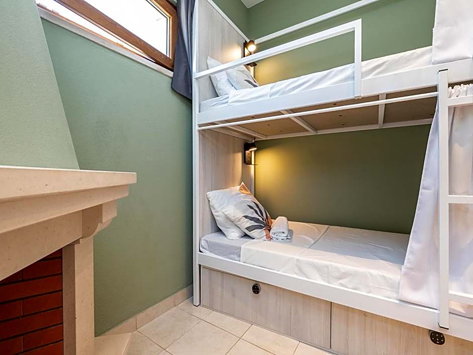 Walk in Hostel Faro Airport