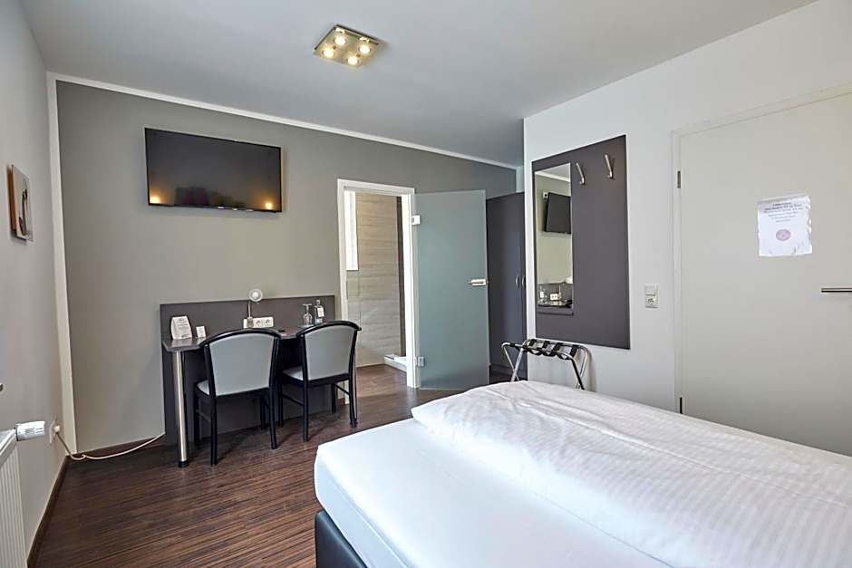 Photo 1 of 10 of Single Room