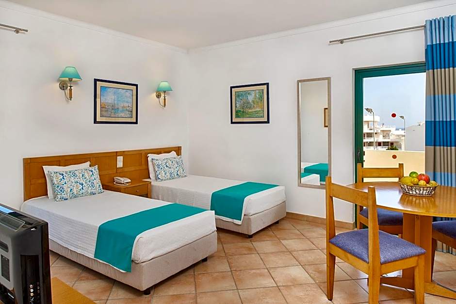 Oceanus Aparthotel