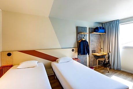 TWIN - Room with Twin Beds