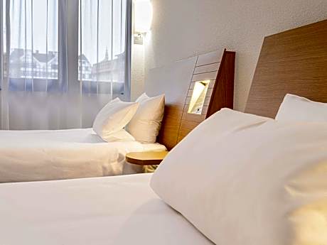 Standard Room with 2 single beds