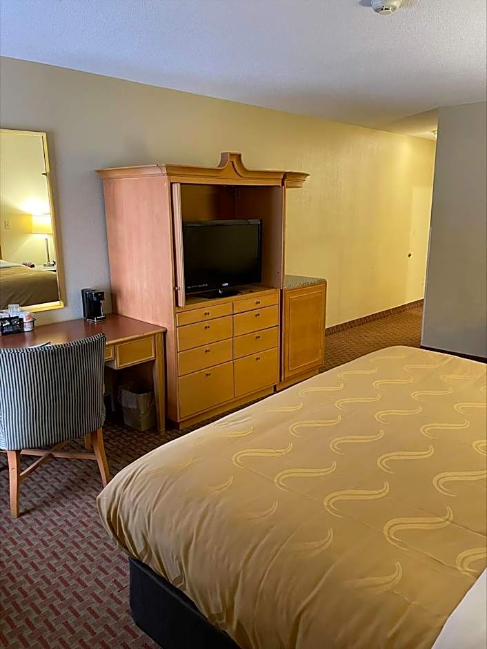 Quality Inn & Suites Greenfield I-70