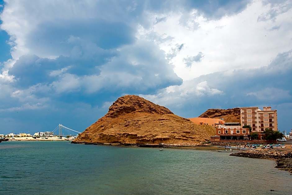 Al Ayjah Plaza Hotel