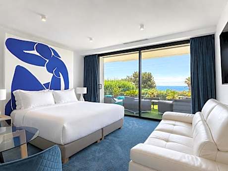 King Suite with Spa Bath