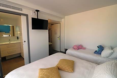 Triple Room with Balcony