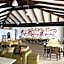 Country Club La Mesteceni
