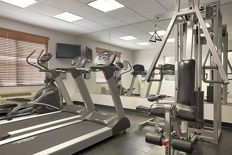 Country Inn & Suites by Radisson, DFW Airport South, TX