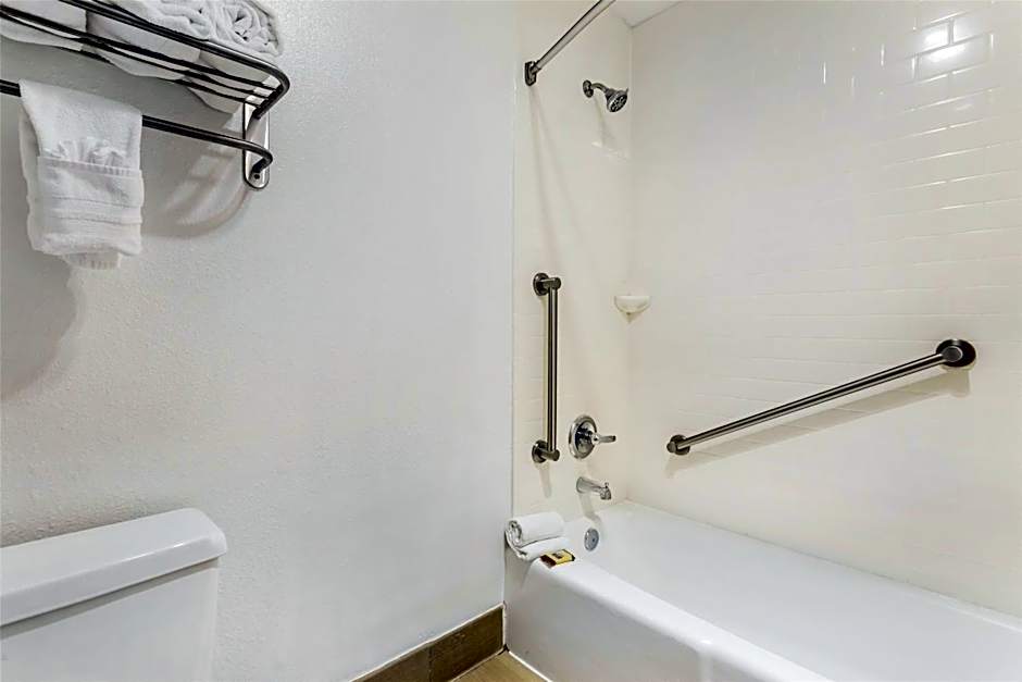 Best Western Plus Garden Court Inn