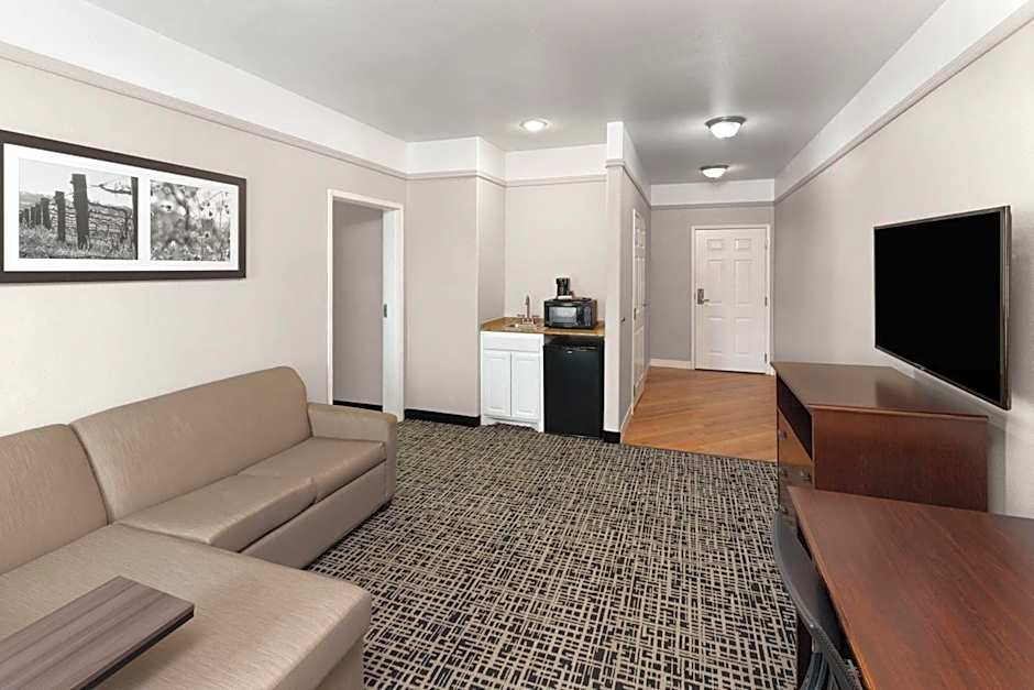 La Quinta Inn & Suites by Wyndham Brownwood