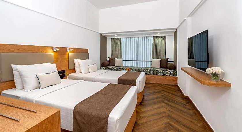 Kohinoor Continental, Near International Airport